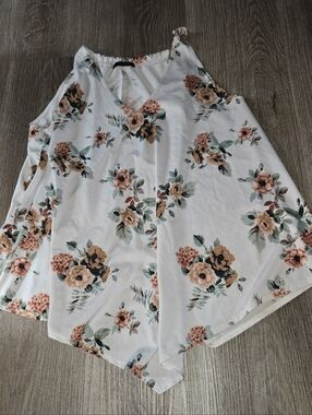 First Love Cream Floral V-Neck Tank Top with Peach Blooms